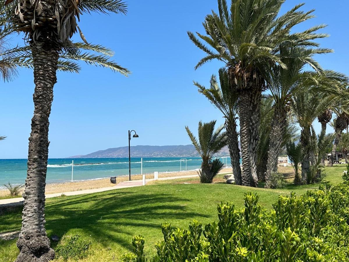 Path Latchi Beachfront Apartments Exteriér fotografie