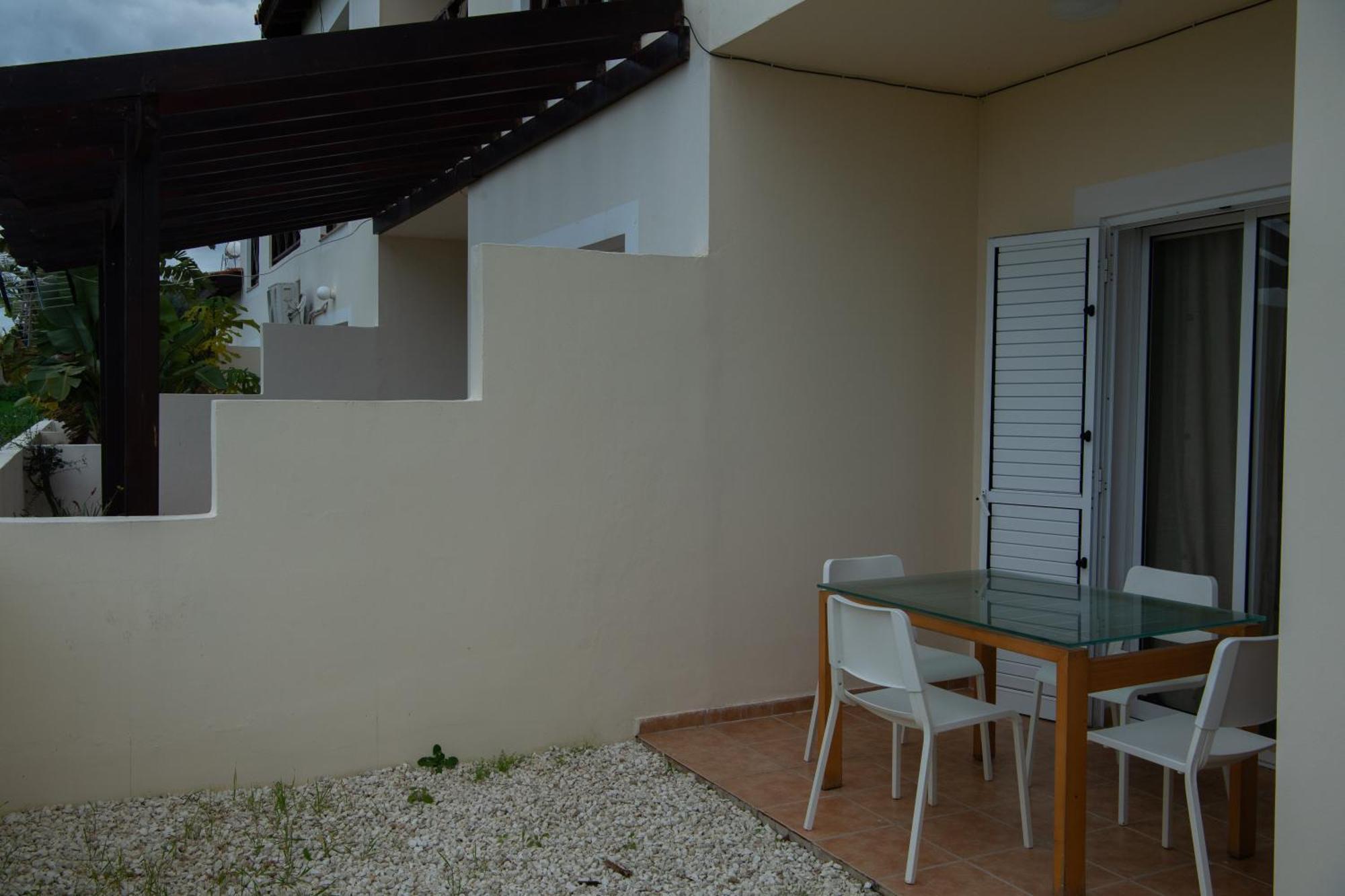 Path Latchi Beachfront Apartments Exteriér fotografie
